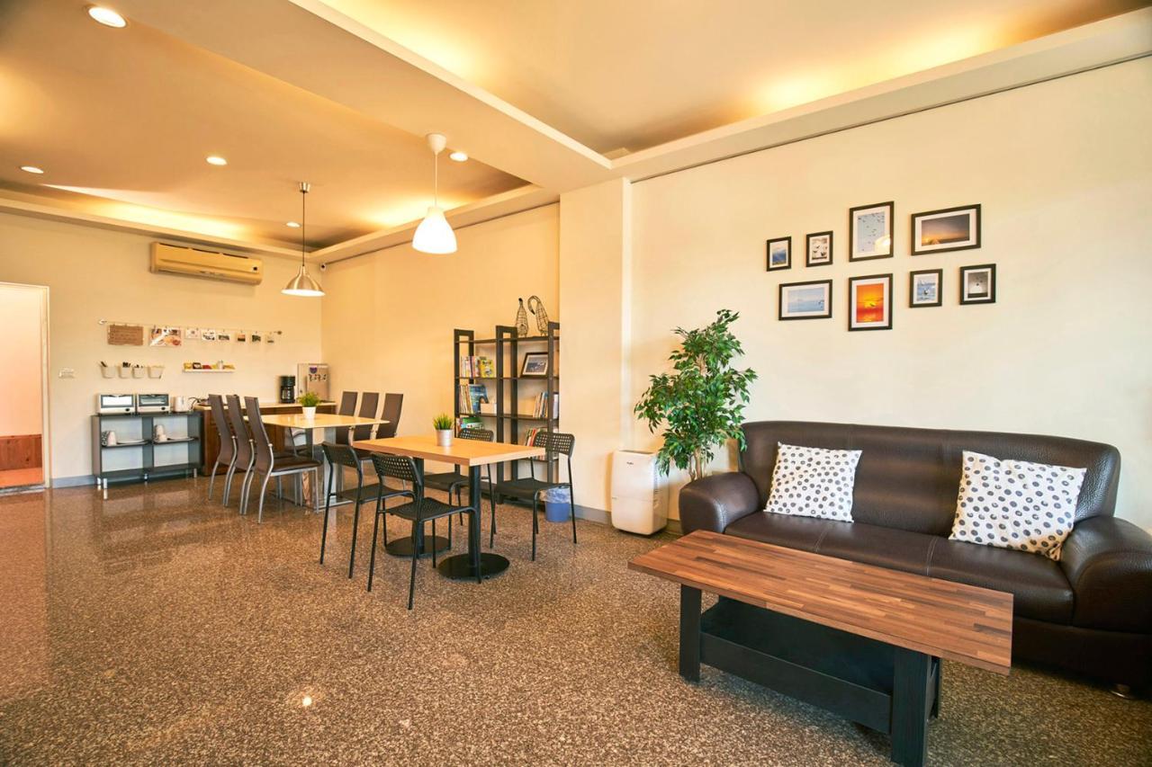 Migratory Birds Hotel Тоучен Екстер'єр фото